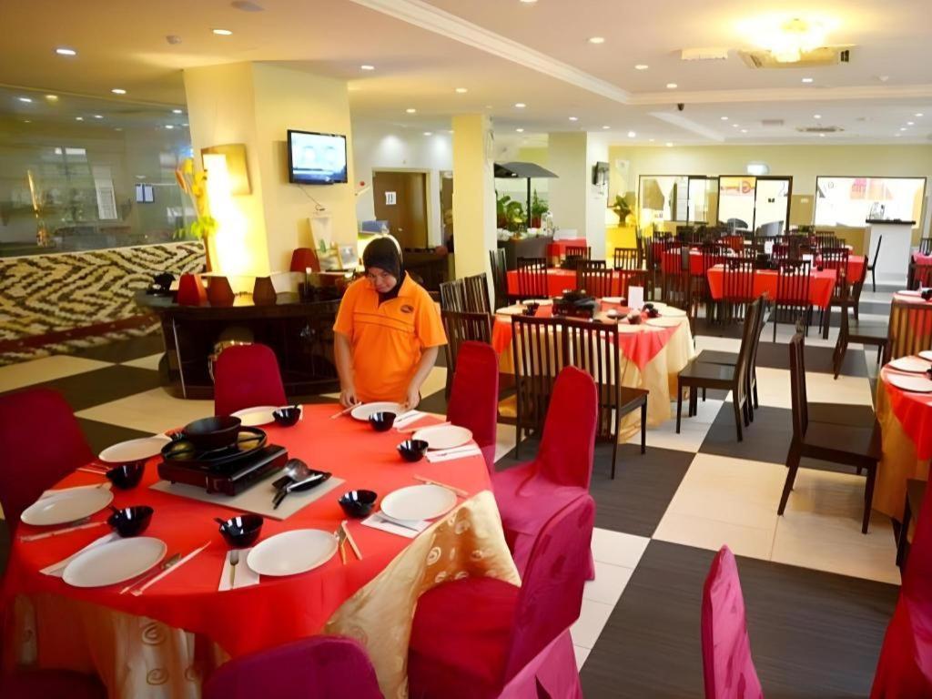 City Times Hotel Kuantan Exterior foto